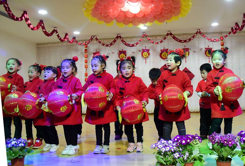2018年12月30日，山东省茌平县原点幼儿园庆元旦幼儿园飞欢歌活动演出现场 。 (12).jpg
