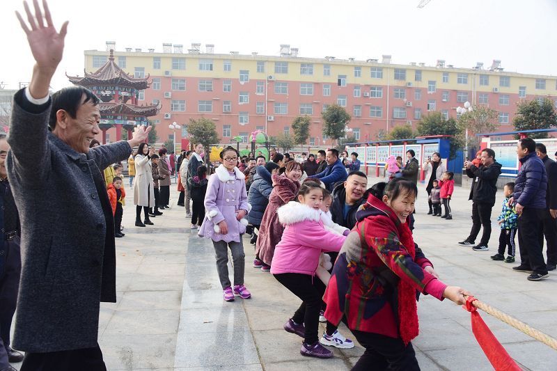 2019年2月5日，山东省茌平县振兴街道前曹村支部书记马立岭现场指挥活动。.JPG