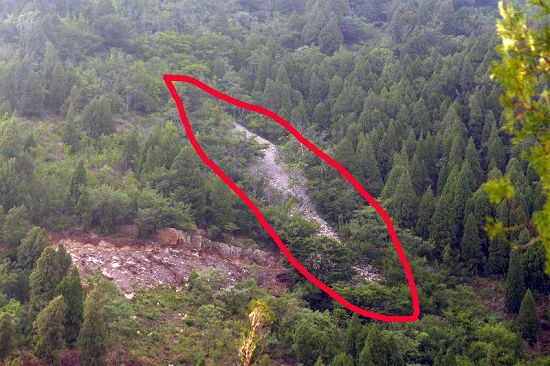 2019年7月13日，山东省济南市九重山景区西峰发现流石坡现场。 (1).JPG