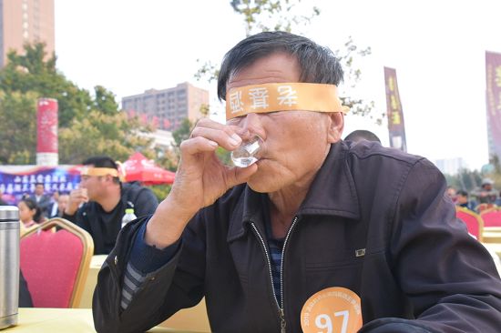 2019年10月19日，孟尝君酒业第四届酒王争霸赛茌平赛区比赛现场。 (12).jpg