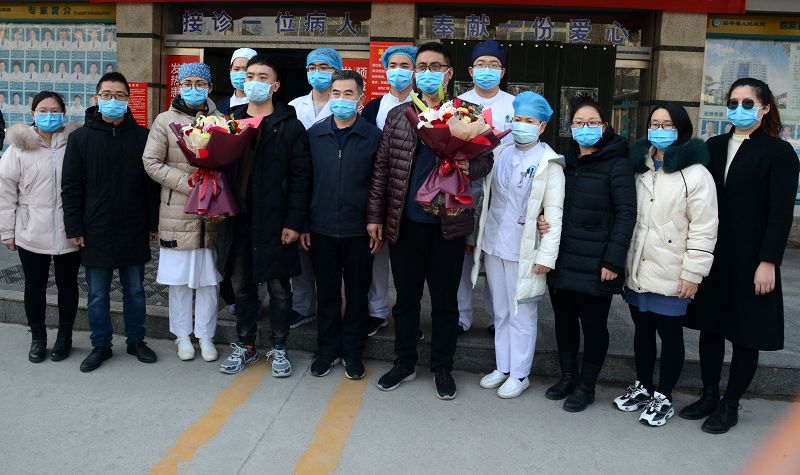 2020年2月20日，山东省茌平区人民医院为杨华、赵冲同医生援助武汉送行现场。 (7).JPG