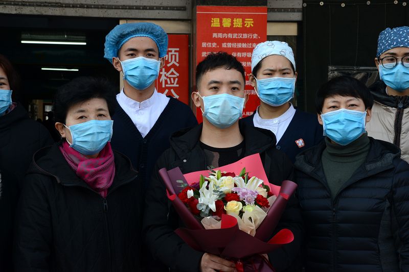2020年2月20日，山东省茌平区人民医院为杨华、赵冲同医生援助武汉送行现场。 (10).JPG