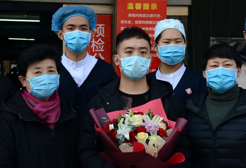 2020年2月20日，山东省茌平区人民医院为杨华、赵冲同医生援助武汉送行现场。 (9).JPG