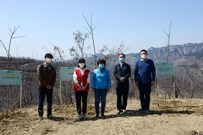 2020年3月17日，我为祖国种棵树活动在博山区大山深处泉子村植树现场。 (36).JPG