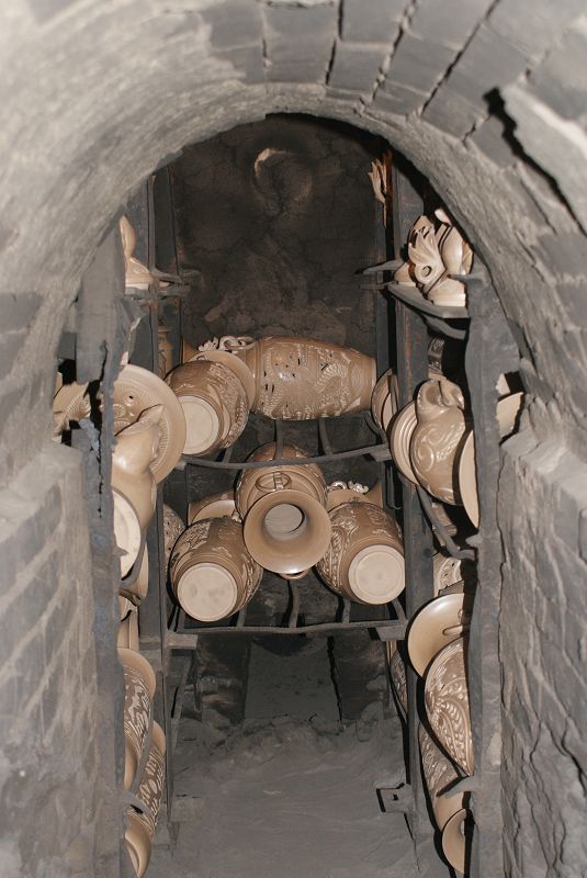 茌平黑陶制作工艺--准备烧制黑陶.JPG