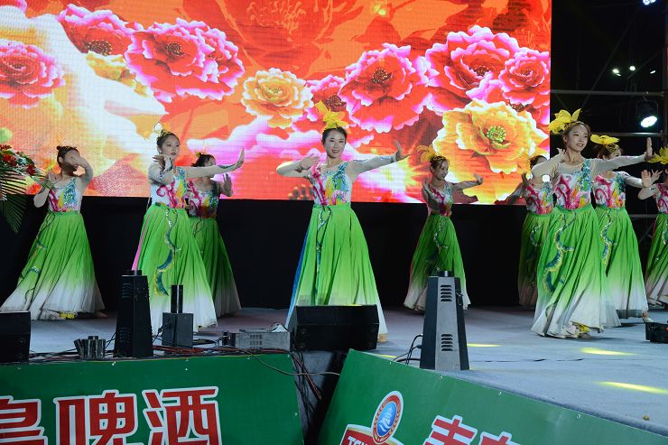 2020年8月22日，“锦绣新都荟”江北水城旅游度假区首届青岛啤酒音乐节狂欢现场。 (1).JPG