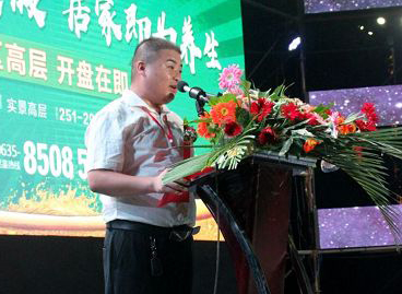 2020年8月22日，“锦绣新都荟”江北水城旅游度假区首届青岛啤酒音乐节狂欢现场。 (2).JPEG