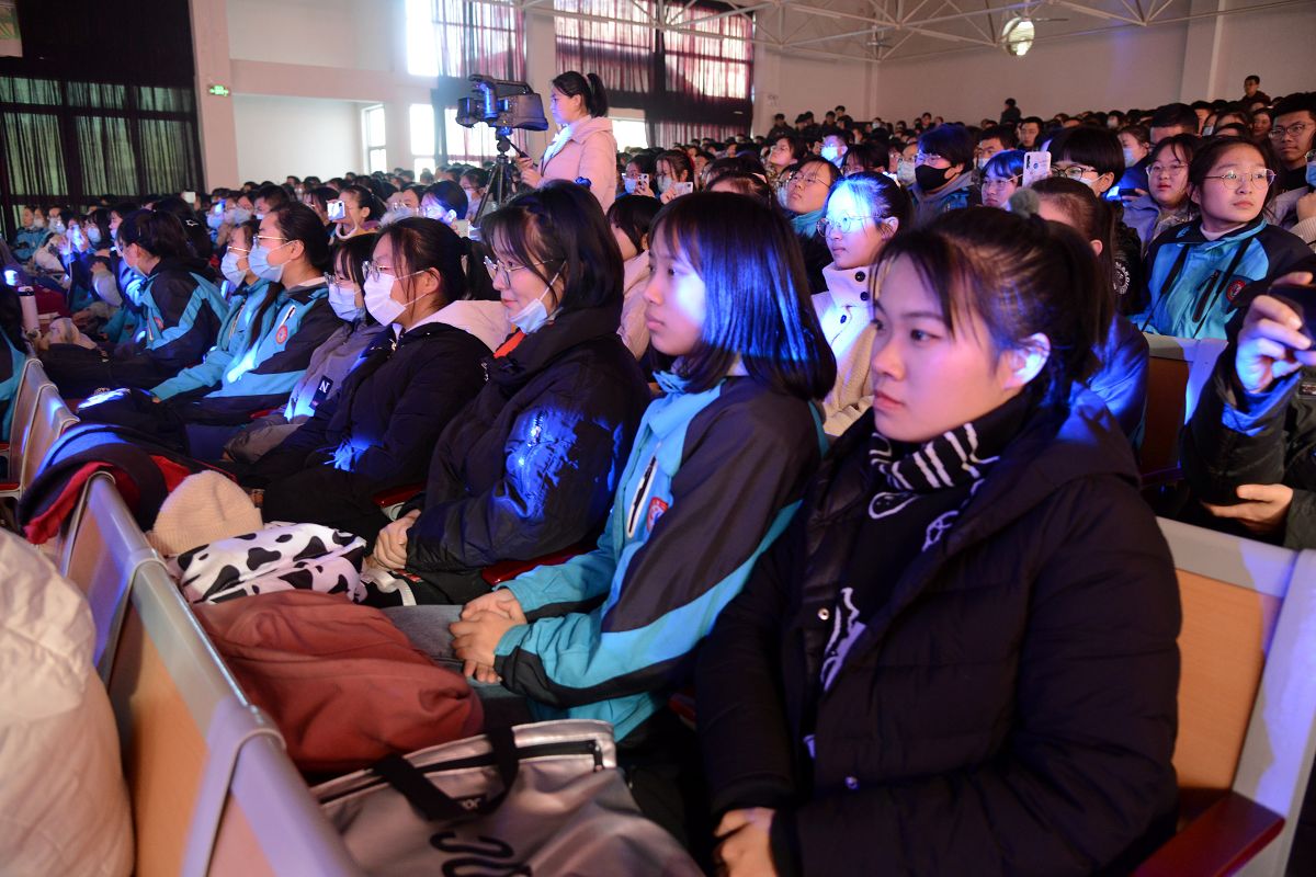 2020年12月31日， 茌平区茌平一中庆祝2021年元旦文艺汇演现场。 (21).JPG