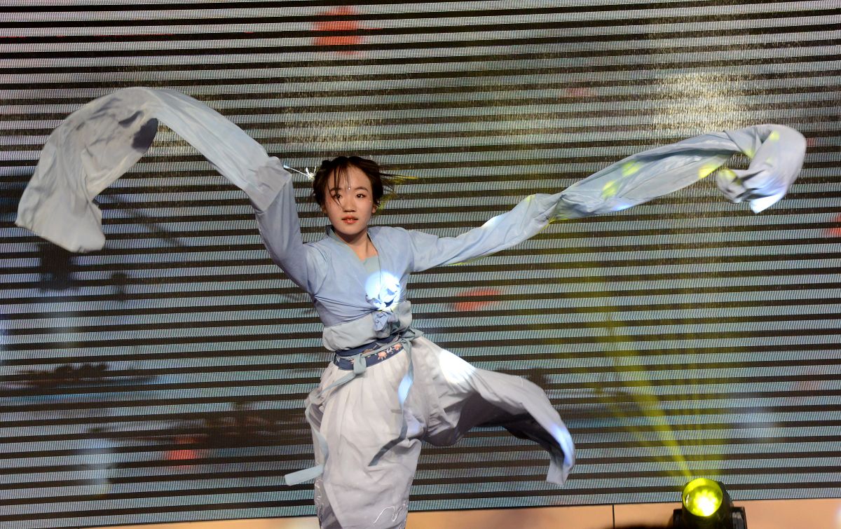 2020年12月31日， 茌平区茌平一中庆祝2021年元旦文艺汇演现场。 (36).JPG