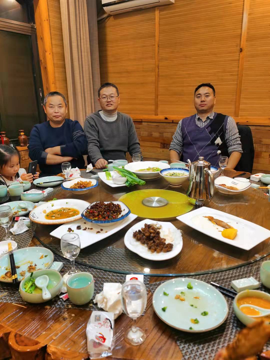 冯伟谢春亮徐长华20211022小聚.jpg